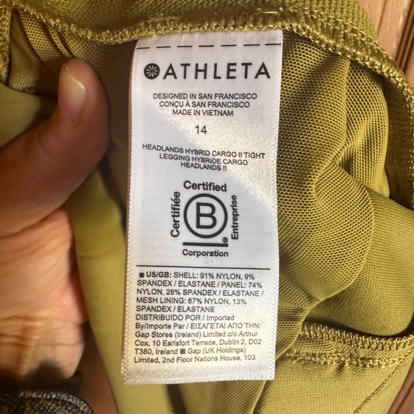NWT Women's Athleta Headlands Hybrid Cargo Tight, Size 14 - Picture 10 of 12